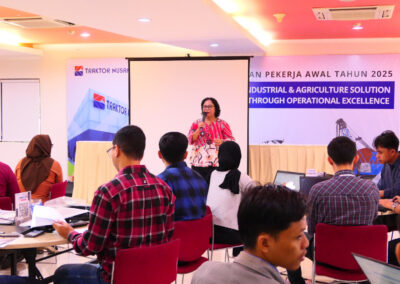 Thanks Card After Training Smart Presentation with Data Visualization (PT Traktor Nusantara) 7