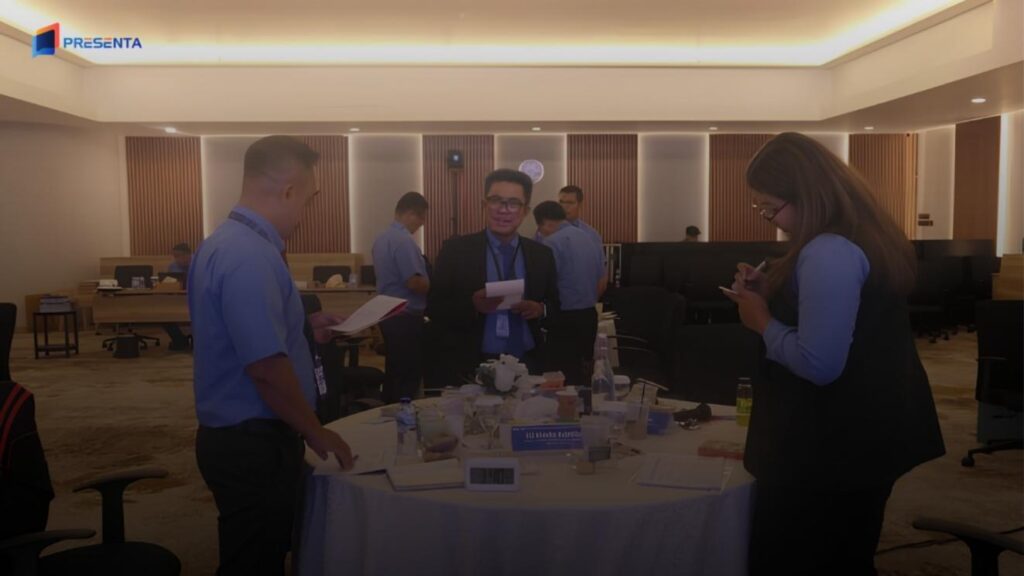 Memahami 4 Perbedaan Corporate Training, Workshop, dan Seminar: Mana yang Cocok untuk Tim Kamu? 2 Corporate Training PRESENTA Sebagai Pondasi Kompetensi Karyawan