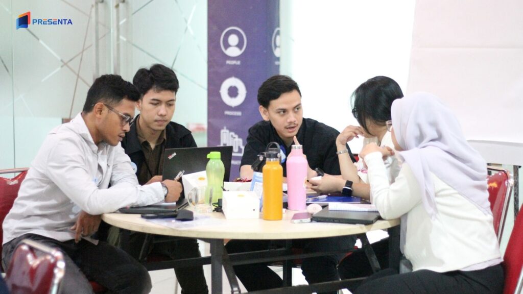 Memilih Peserta Training In-house dengan peserta dari berbagai divisi dan level jabatan sesuai kebutuhan kompetensi perusahaan