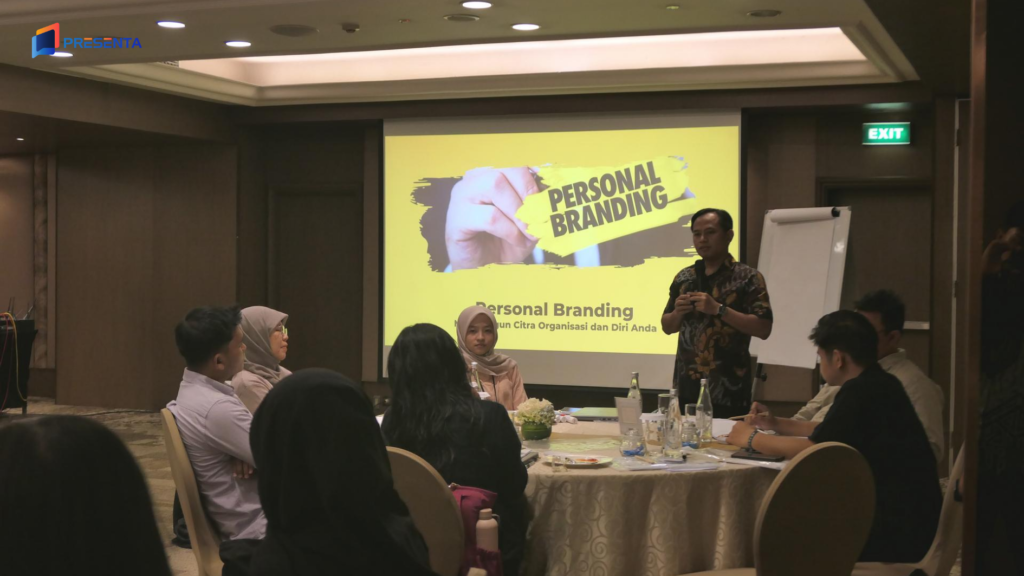 Menyelenggarakan Training SDM Bersama PRESENTA