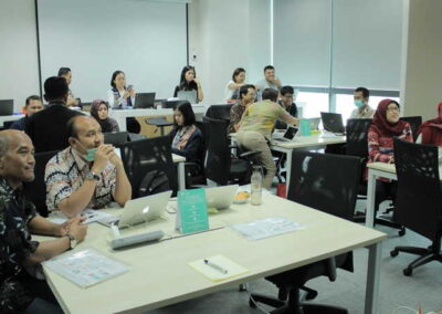 Pelatihan Smart Powerpoint and Infographic Design Global Green Growth Institute Batch 2 - Jakarta 8