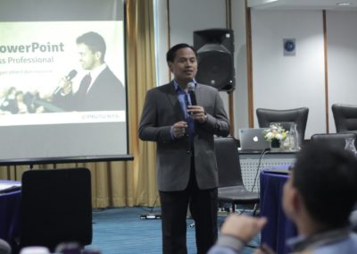 Pelatihan Smart Powerpoint for Business Professional PT Bank Syariah Mandiri (BSM) Batch 2 10