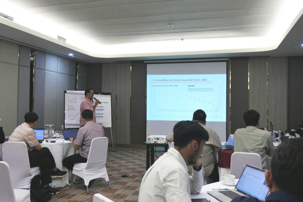 Sesi presentasi perbaikan judul slide