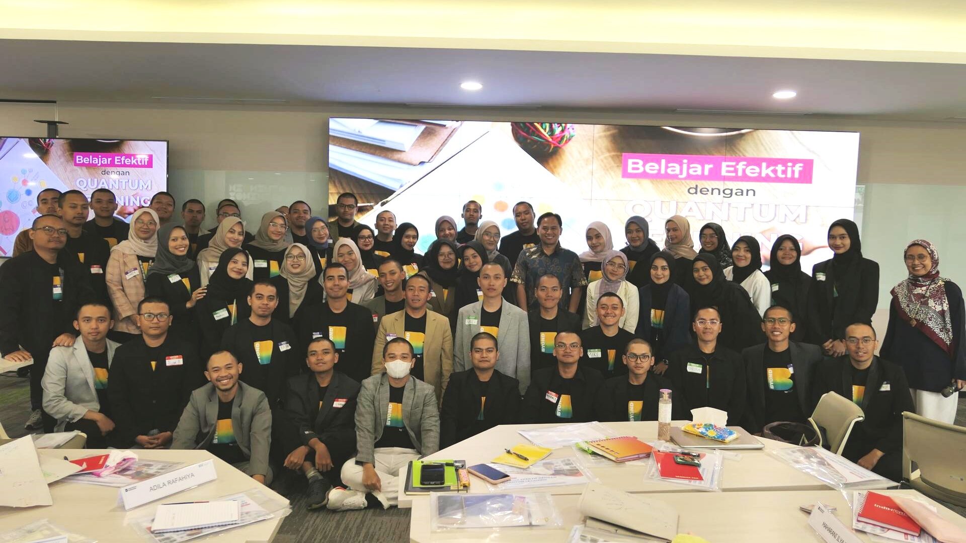 Foto peserta bersama trainer