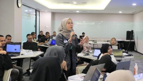 Tanya jawab peserta dengan trainer