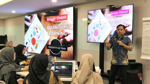 Pemaparan materi Quantum Learning oleh trainer