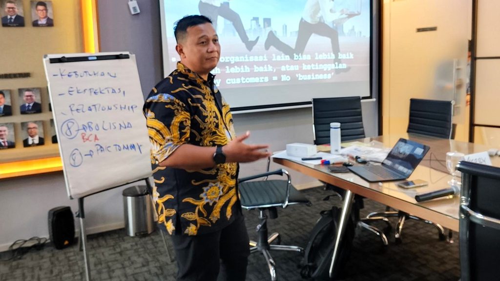 Training Customer Focus – PT PEFINDO Biro Kredit Batch 1 6 Training Customer Focus – PT PEFINDO Biro Kredit Batch 1 6