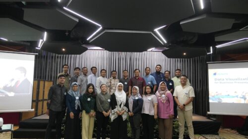 Foto bersama trainer