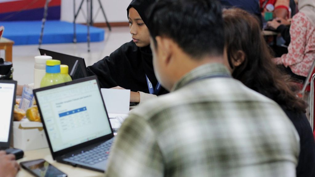 Training Data Visualization for Business Presentation – PT Traktor Nusantara 7