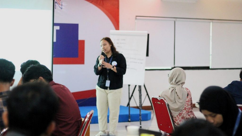Training Data Visualization for Business Presentation – PT Traktor Nusantara 8