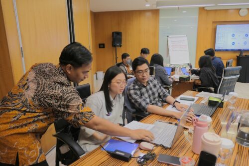Training Effective Communication with Data - Ciputra Group 7
