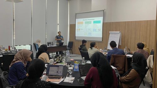 Training Effective Presentation with Data - Badan Pengaturan Badan Usaha Milik Negara (BP BUMN) 2