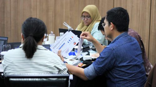 Training Effective Presentation with Data - Badan Pengaturan Badan Usaha Milik Negara (BP BUMN) 4