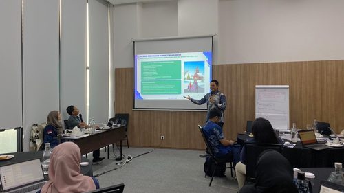 Training Effective Presentation with Data - Badan Pengaturan Badan Usaha Milik Negara (BP BUMN) 8