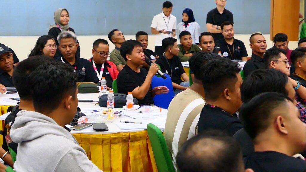 Tanya jawab peserta dengan trainer