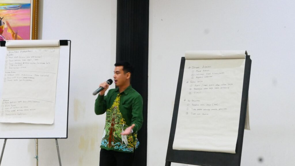 Presentasi tugas kelompok peserta