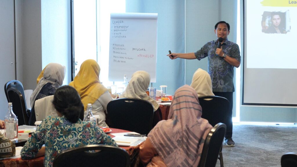 Penyampaian materi oleh trainer