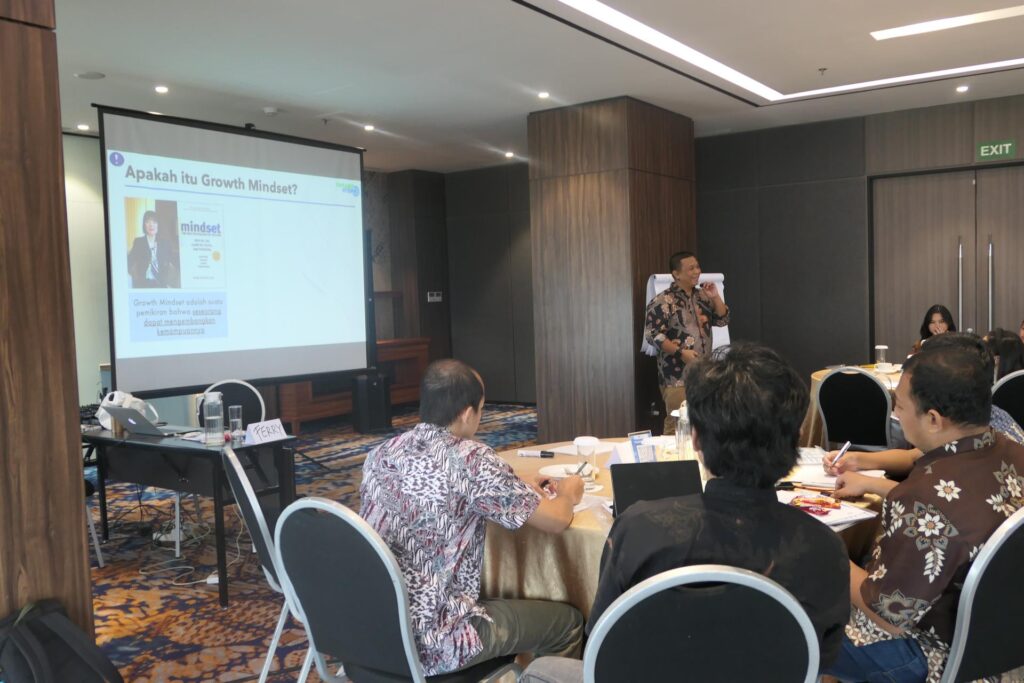 Training Growth Mindset and Self Development – PT Tamaris Hydro Batch 1 6 Suasana kuliah interaktif peserta training