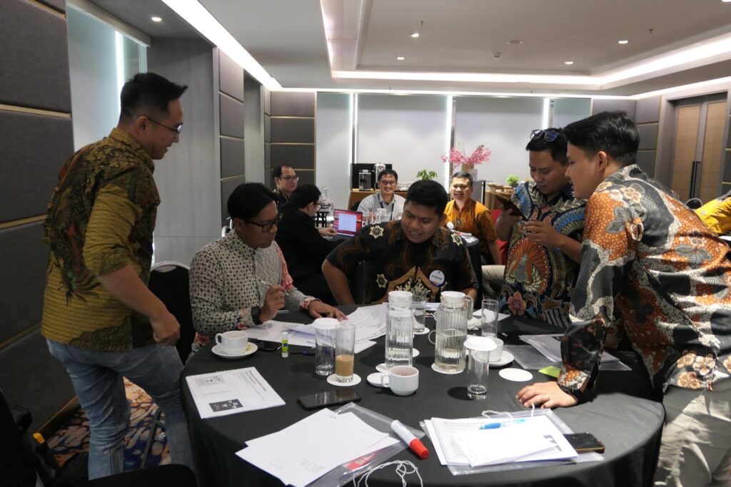 Training Growth Mindset and Self Development – PT Tamaris Hydro Batch 3 8 Peserta mengerjakan tugas Locus of Control (LoC)