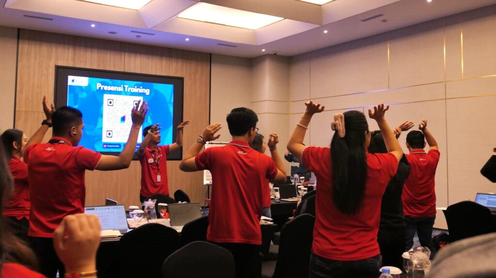 Keseruan peserta saat sesi ice breaking