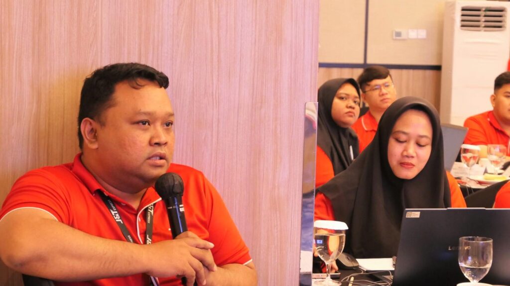 Tanya jawab peserta dengan trainer