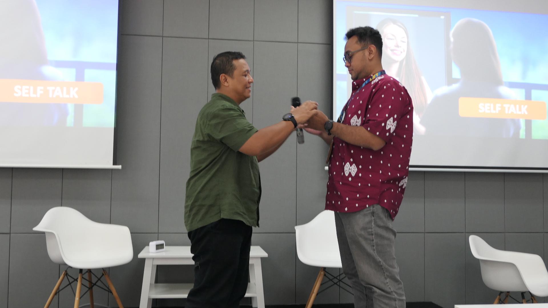 Training Managing Stress to Increase Work Motivation HukumOnline_08 stress management for sales