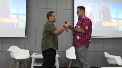 Training Managing Stress to Increase Work Motivation - HukumOnline 9 Sesi praktik Self Talk: One-on-one antara peserta dengan trainer