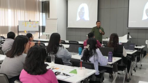 Training Managing Stress to Increase Work Motivation - HukumOnline 10 Pemutaran video menarik dalam training Managing Stress