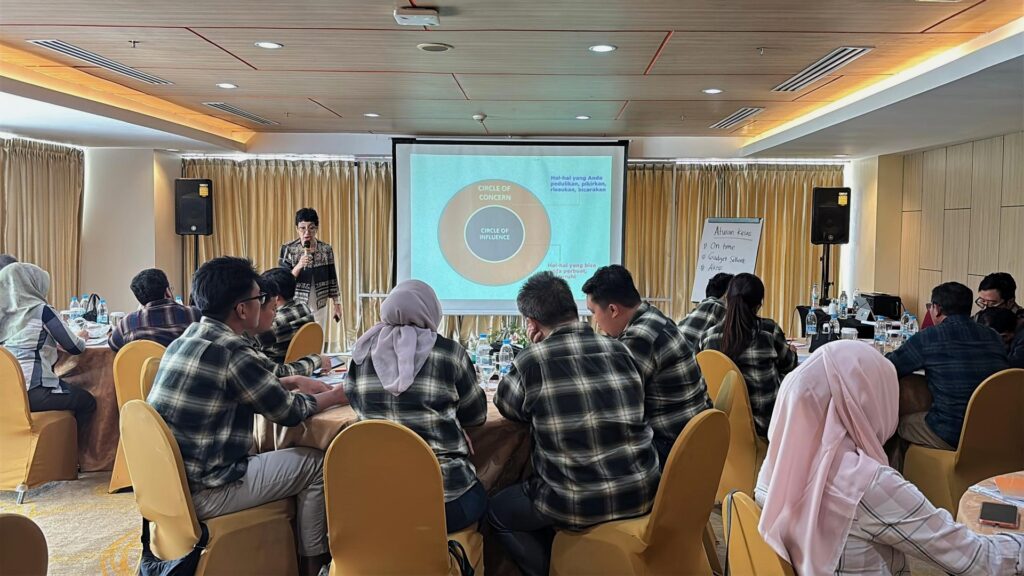 Training Personal Effectiveness Leadership Batch 2 - PT Kaltim Parna Industri 10 Training Personal Effectiveness Leadership Batch 2 - PT Kaltim Parna Industri 9