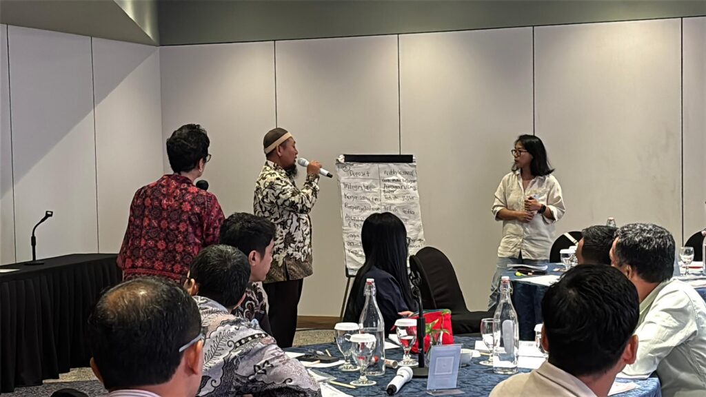 Training Personal Effectiveness Leadership - PT Kaltim Parna Industri 6