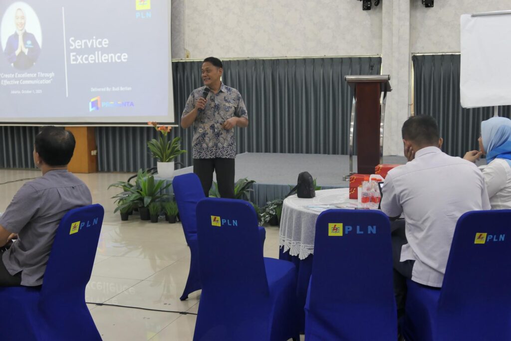 Penyampaian pembukaan oleh trainer