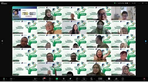 Training Smart Coaching and Mentoring - Perusahaan Umum Kehutanan Negara (Perum Perhutani) 2 Peserta sedang melakukan ice breaking dipandu oleh fasilitator