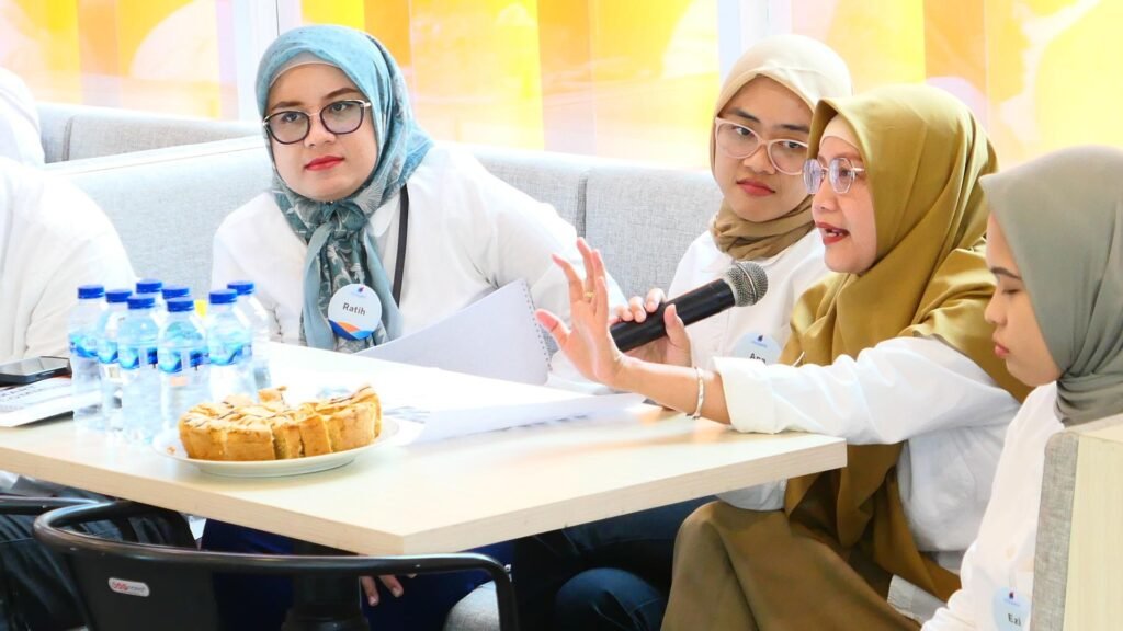 Tanya jawab peserta dengan trainer