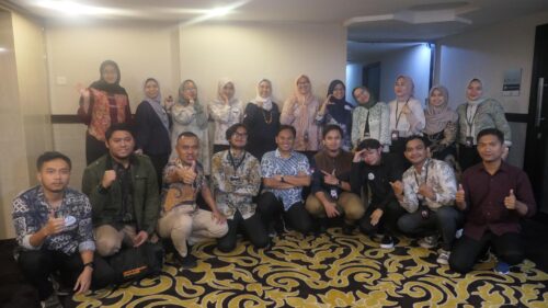 Foto bersama trainer