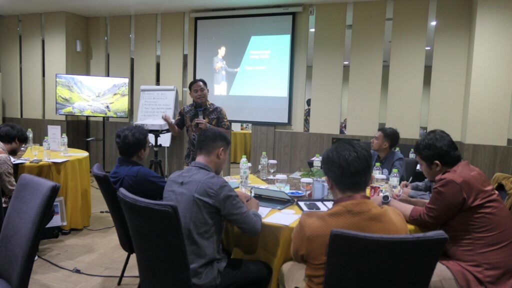 Training Smart Data Visualization – Badan Kepegawaian Negara 3 Pemaparan materi oleh trainer
