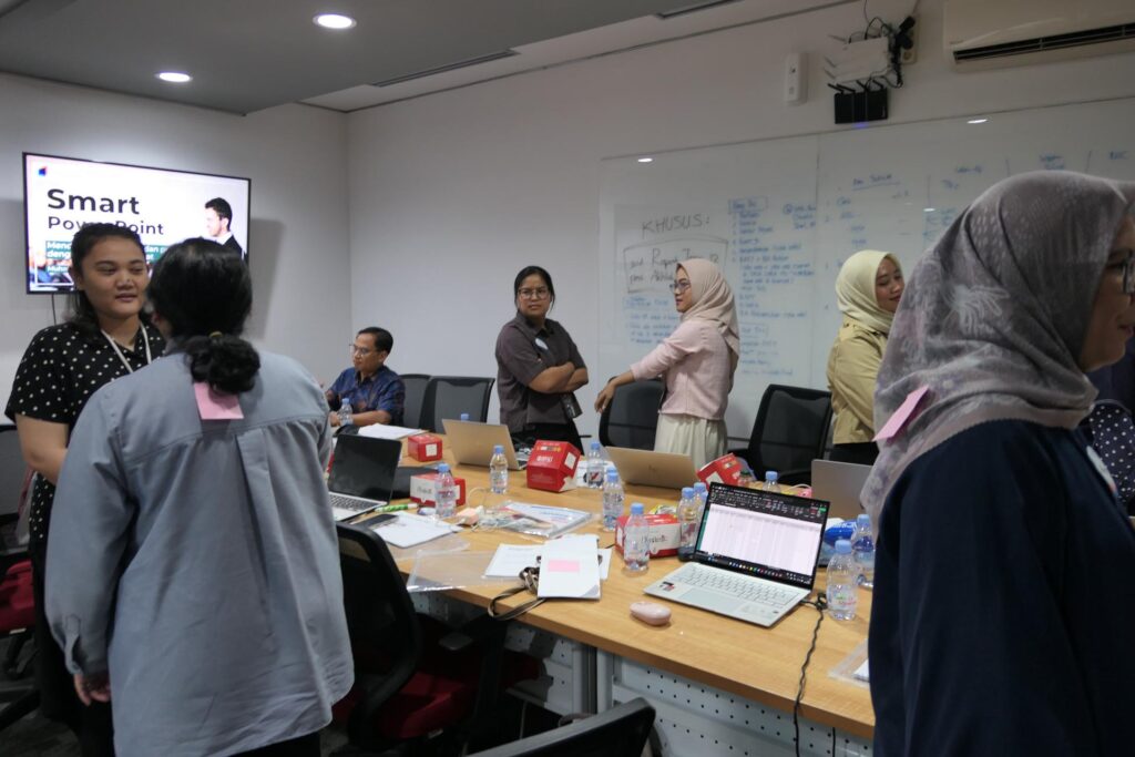 Training Smart PowerPoint – PT Telkom Indonesia 8 Ice breaking seru