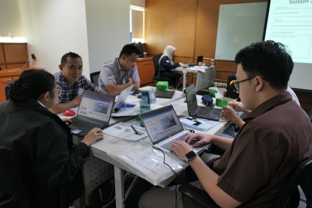 Praktik membuat 5 slide di Canva