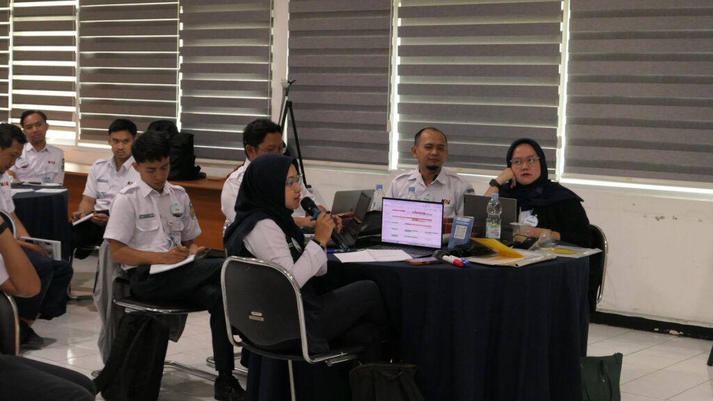 Training Smart Presentation – PT Kereta Api Indonesia (Persero) 4 Training Smart Presentation – PT Kereta Api Indonesia (Persero) 2