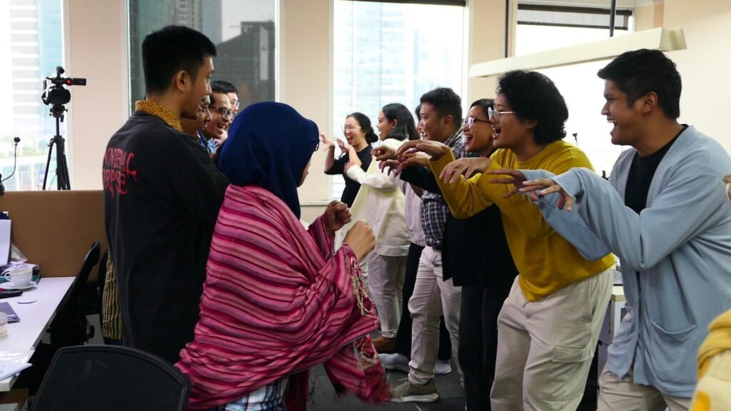 Training Smart Presentation with Powerpoint, Canva & AI - Climate Policy Initiative 6 Ice breaking seru