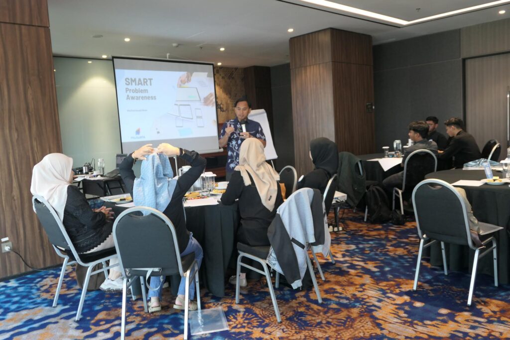 Trainer memulai training Problem Awareness