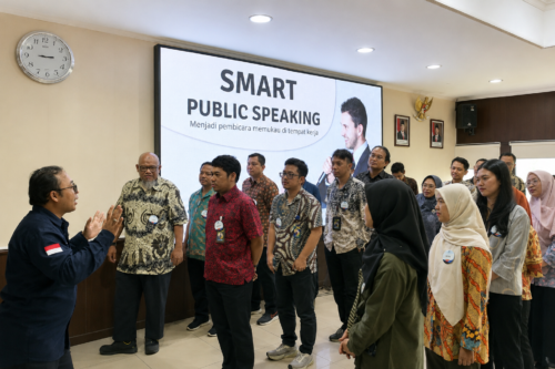 Training Smart Public Speaking - Balai Besar Standardisasi dan Pelayanan Jasa Industri Logam dan Mesin (BBSPJILM) 2 Training Smart Public Speaking - Balai Besar Standardisasi dan Pelayanan Jasa Industri Logam dan Mesin (BBSPJILM) 2