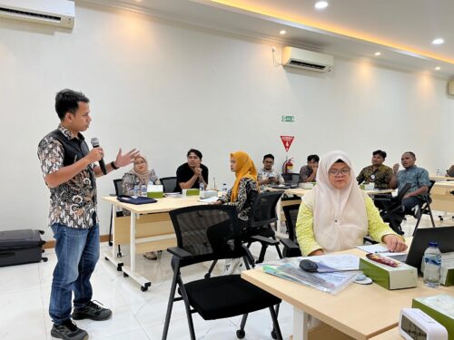 Training Smart Public Speaking - PT Tri Sakti Purwosari Makmur (KT&G TSPM) 9 Praktik akhir public speaking oleh peserta