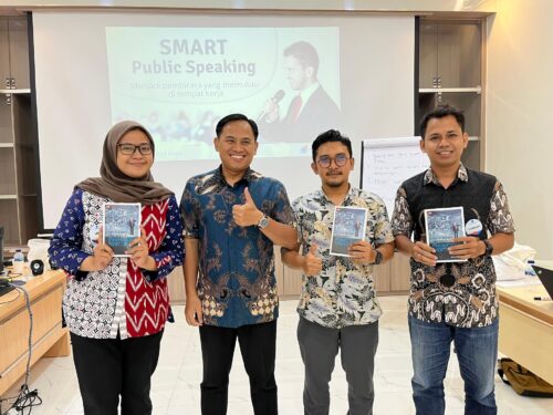 Training Smart Public Speaking - PT Tri Sakti Purwosari Makmur (KT&G TSPM) 10 Peserta terbaik training