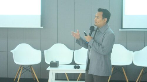 Penyampaian materi oleh trainer