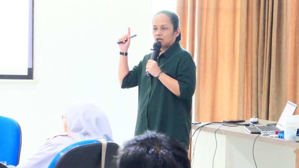 Training Smart Team Synergy – PT PLN Indonesia Power Services 4 Pemaparan materi oleh trainer