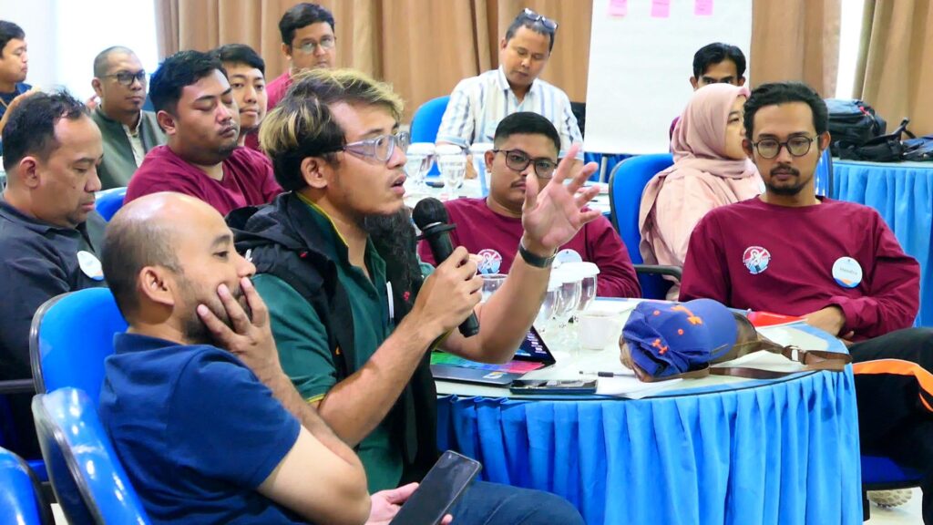 Training Smart Team Synergy – PT PLN Indonesia Power Services 6 Tanya Jawab peserta dengan trainer