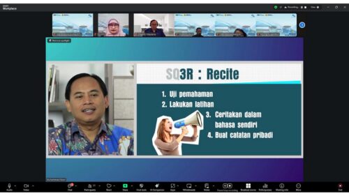 Pemaparan materi SQ3R oleh trainer