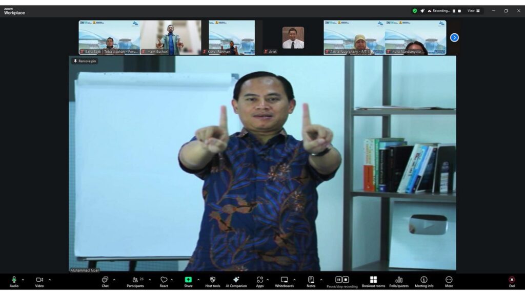 Demonstrasi jangkauan mata dalam membaca oleh trainer