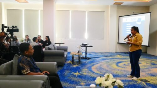 Training Speed Reading for Smart People - Sekolah Asrama Taruna Papua 8 Peserta mempresentasikan hasil pekerjaannya