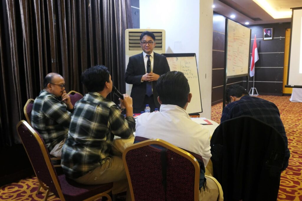 Tanya jawab peserta dengan trainer